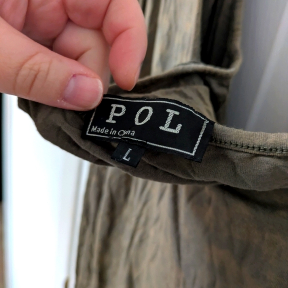 POL Olive Draped L Top W/Crochet - Picture 4 of 4